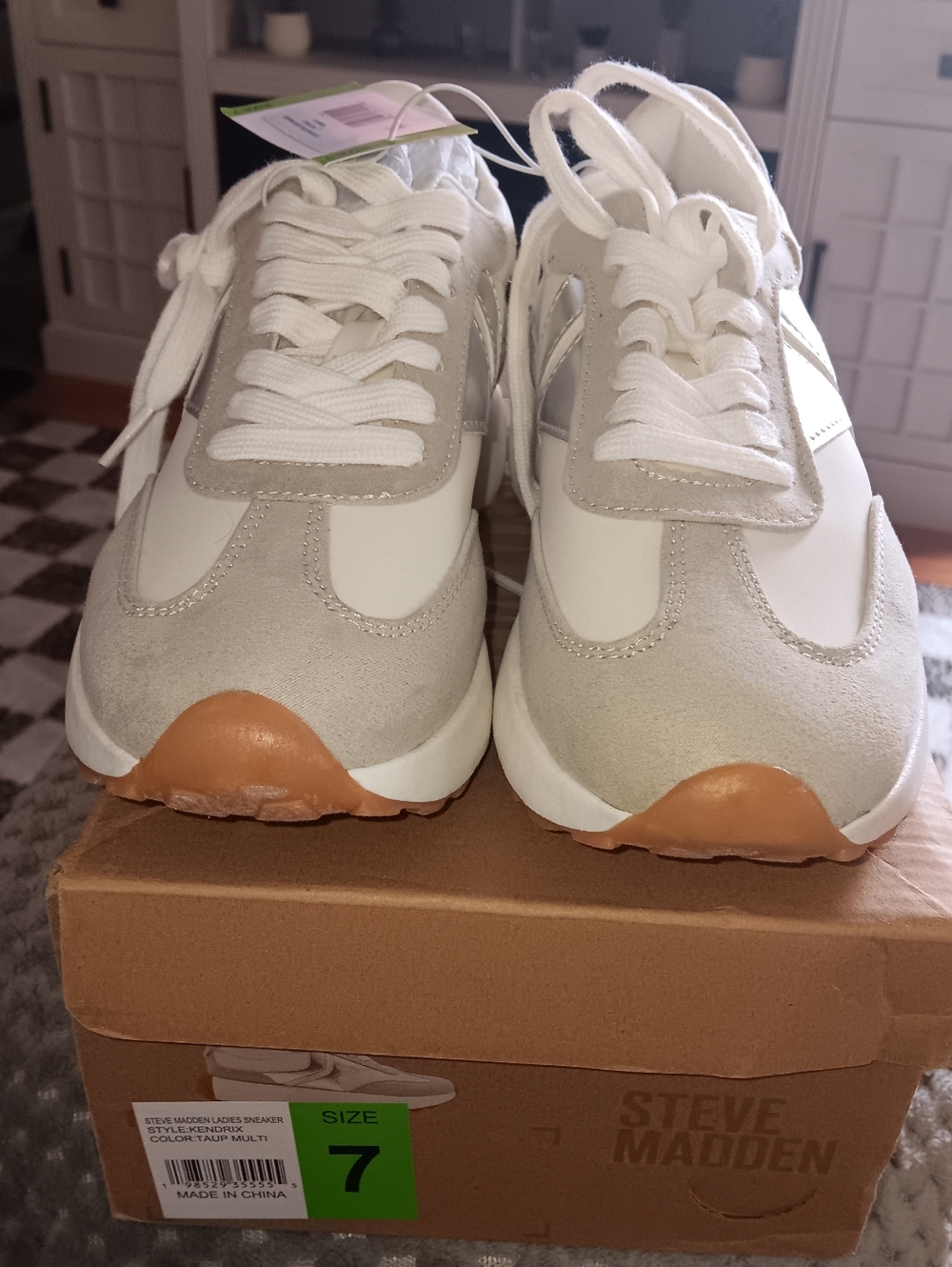 Steve Madden Kendrix Sneakers Taupe Multi Size 7 Women’s NWT